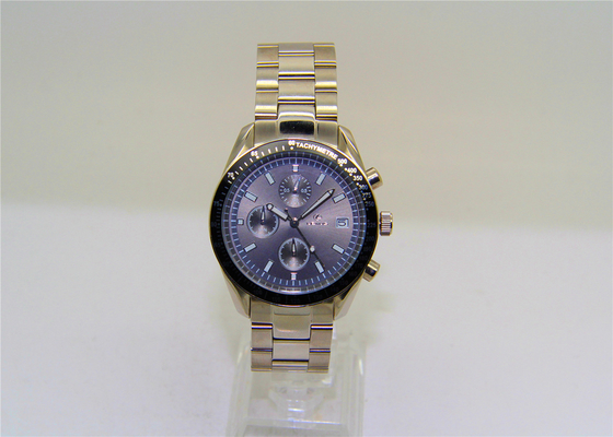 Φωτεινό ρολόι περίπτωσης ανοξείδωτου χεριών γύρω από το ρολόι σιλικόνης μορφής wristband